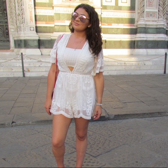 White lace romper - Picture 3 of 3